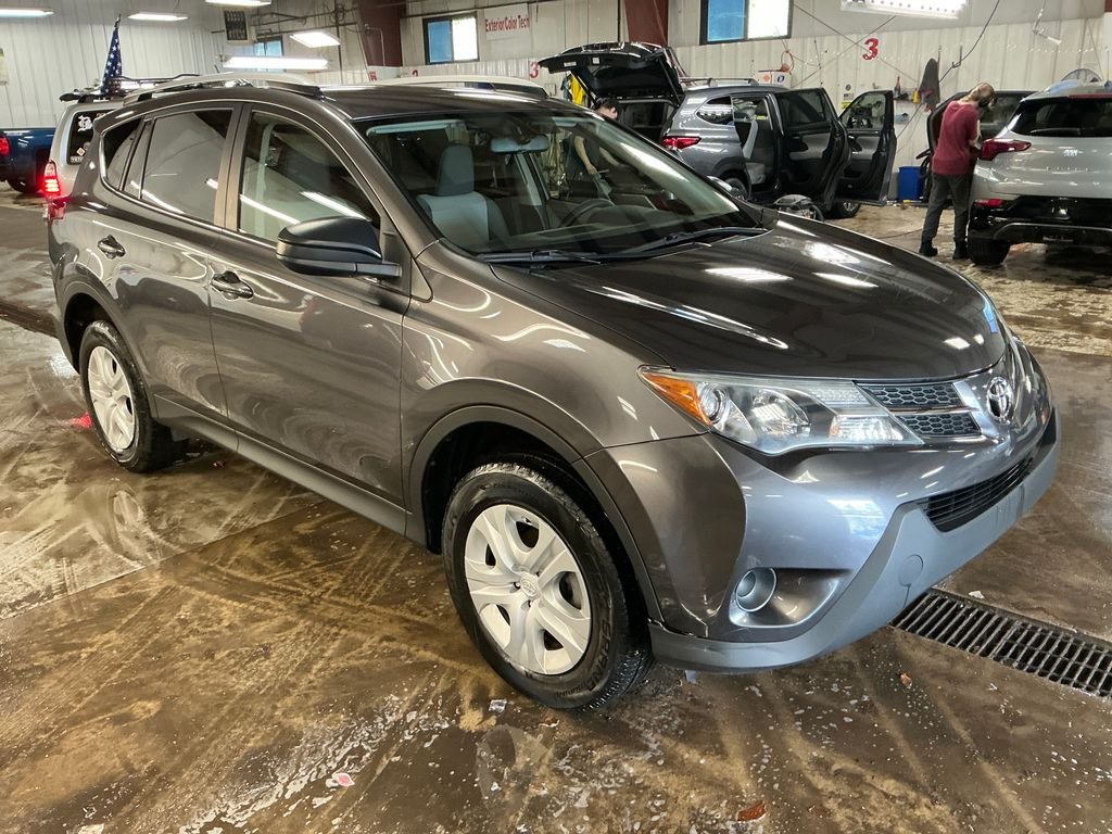 Used 2013 Gray Toyota LE image 7