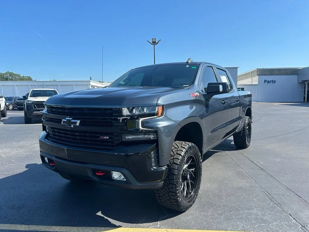 Used 2021 SHADOW GRAY METALLIC Chevrolet LT Trail Boss image 4