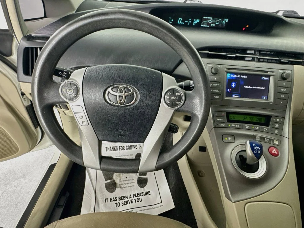 Used 2015 Blizzard Pearl Toyota Two image 12