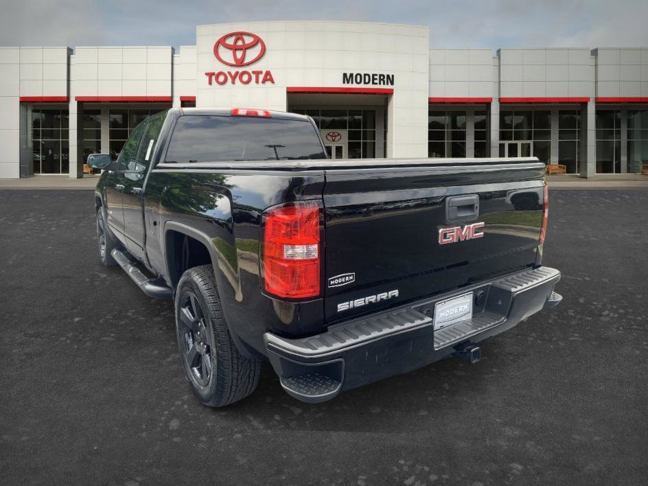 Used 2016 Onyx Black GMC Base image 4