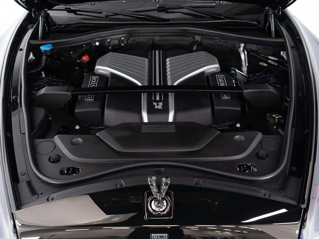 Used 2026 Black Diamond over Iguazu Blue Rolls-Royce  image 54