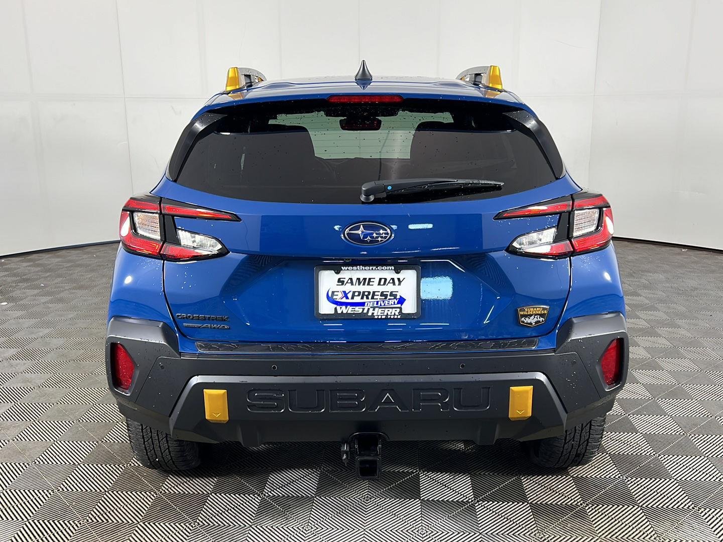Used 2025 Geyser Blue Pearl Subaru Wilderness image 4
