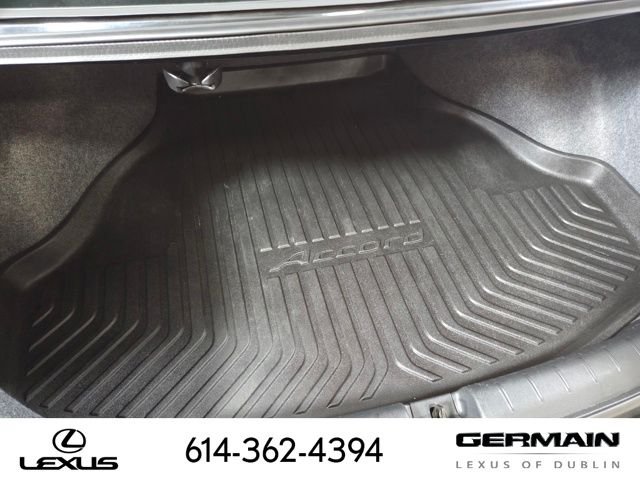 Used 2013 Black Honda Touring image 22