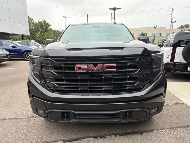 Used 2024 Onyx Black GMC Elevation image 5