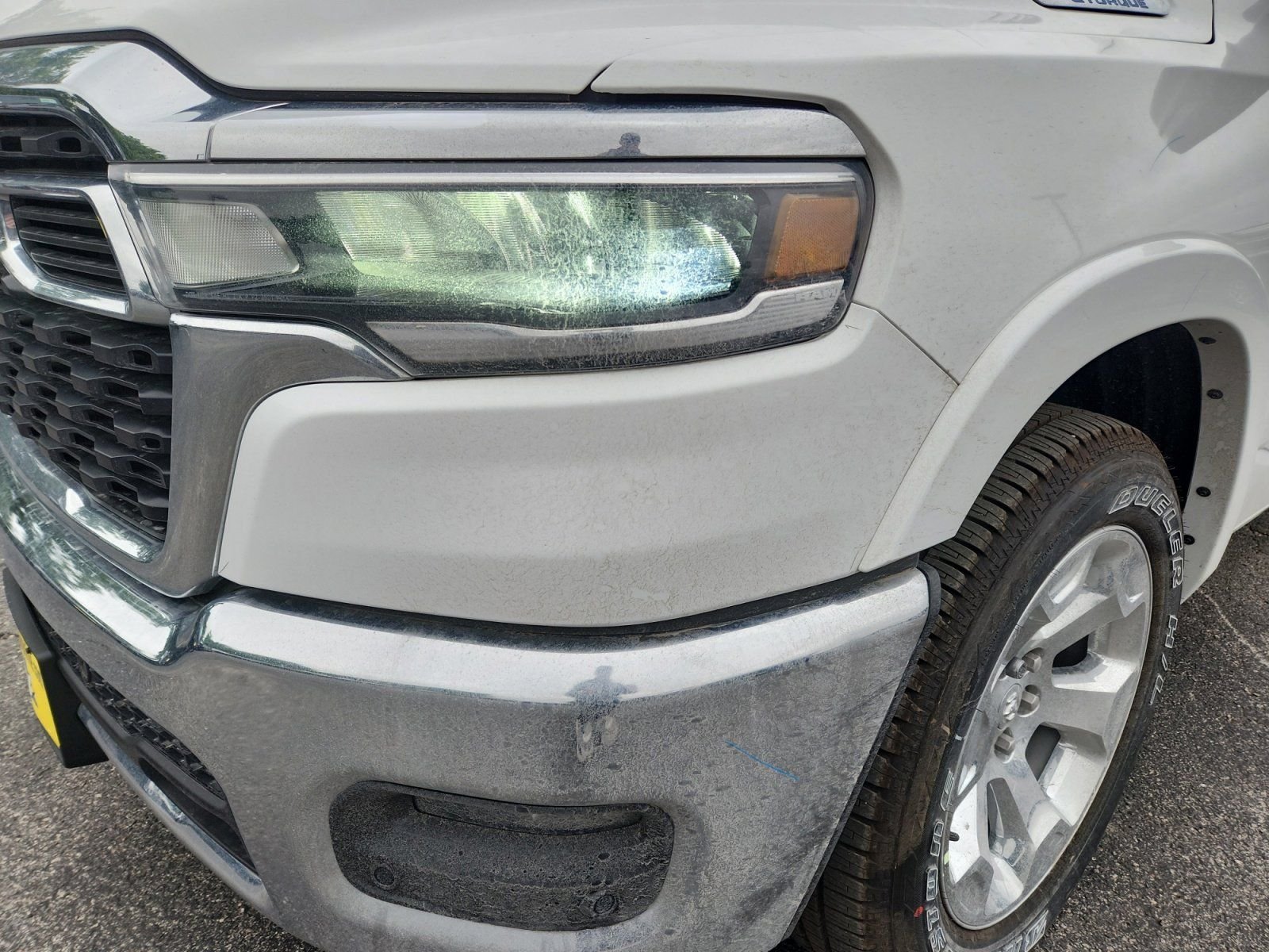 New 2026 Bright White Clear-Coat Exterior Paint RAM Big Horn/Lone Star image 9
