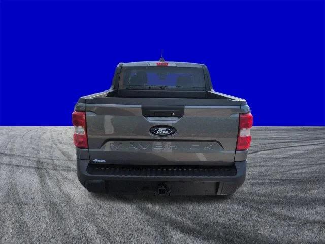 New 2026 Carbonized Gray Metallic Ford XLT image 5