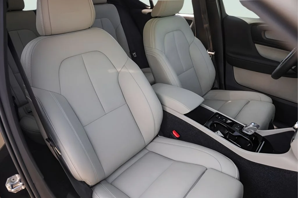 Used 2020 Black Volvo T5 Inscription image 32