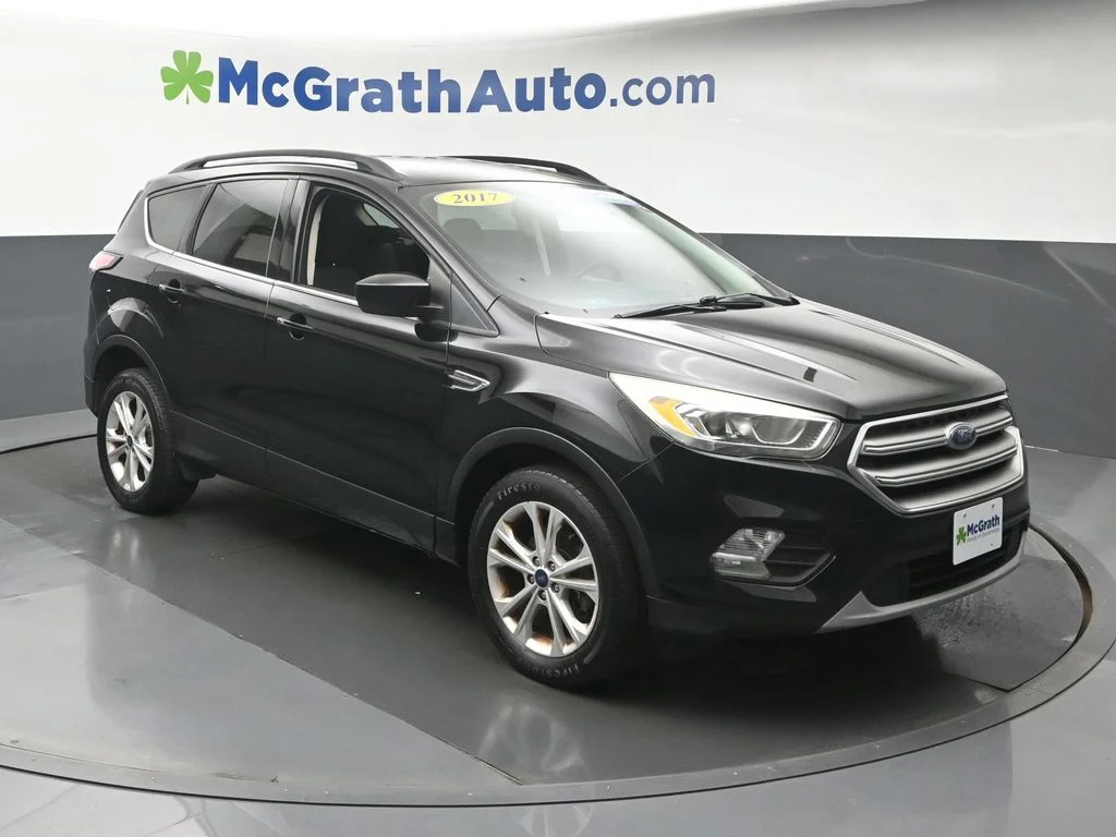 Used 2017 Ford Escape SE with VIN 1FMCU9GD4HUD03166 for sale in Marion, IA