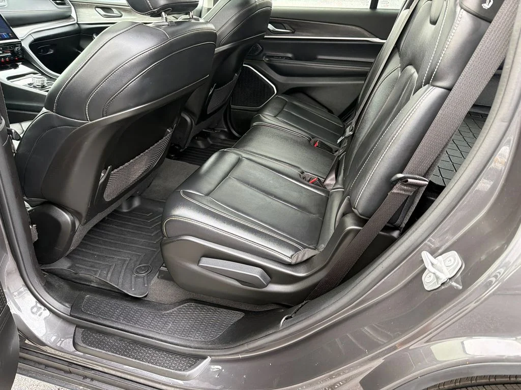 Used 2022 Gray Jeep Limited image 21