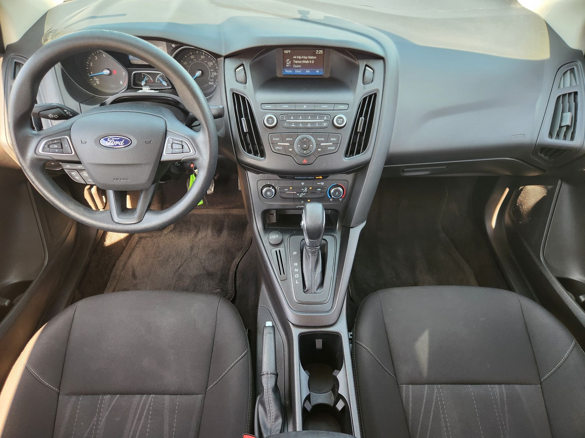Used 2018 White Gold Metallic Ford SE image 27