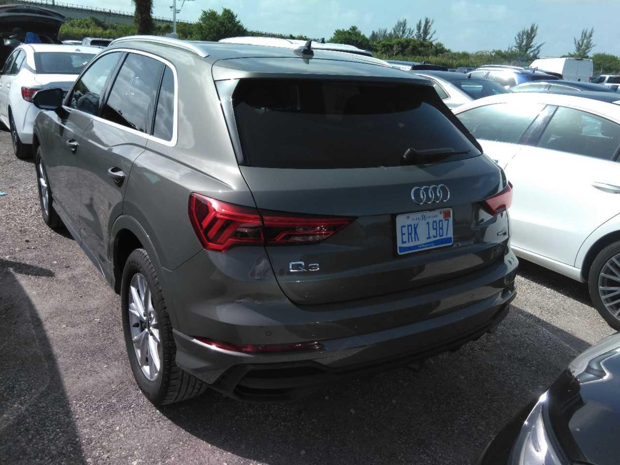 Used 2025 Green Audi S line Premium image 11