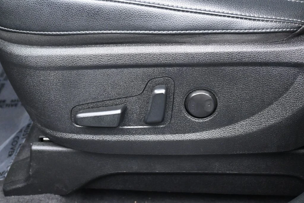 Used 2024 Wolf Gray Kia EX X-Line image 12