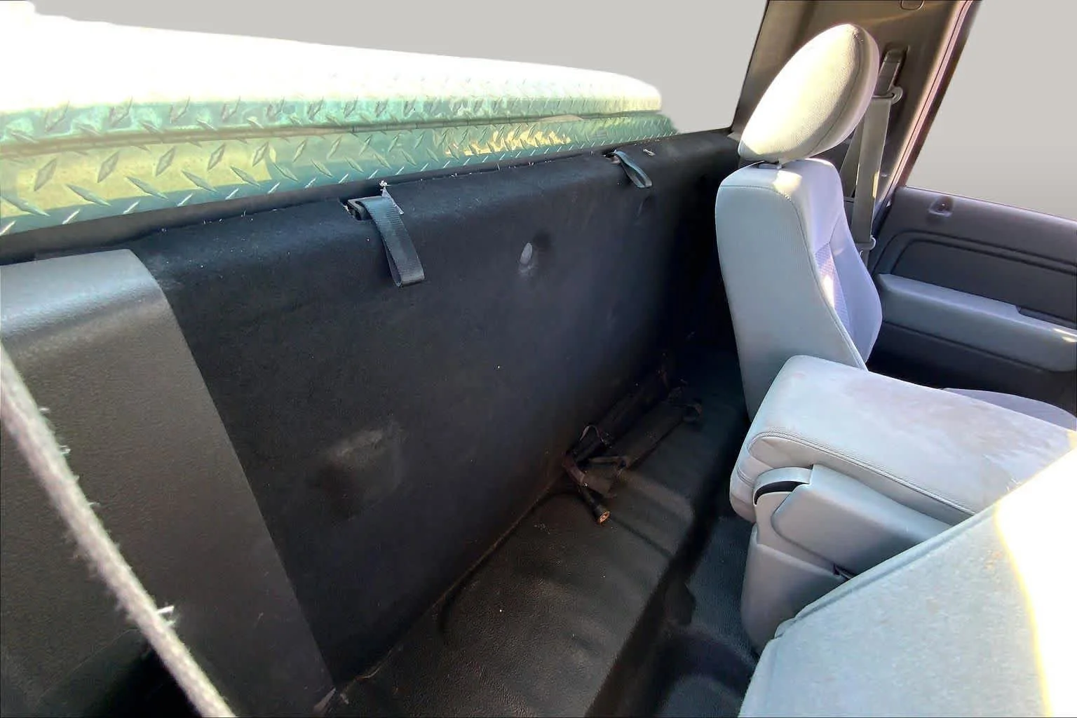 Used 2014 Ingot Silver Metallic Ford XL image 19