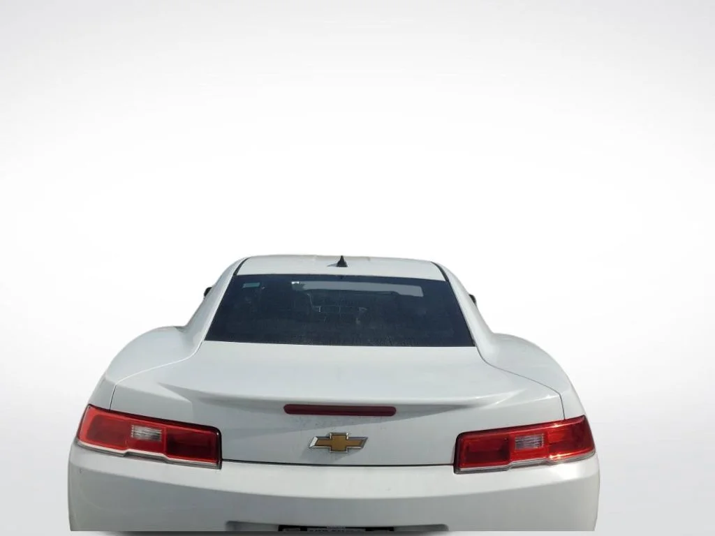 Used 2015 White Chevrolet 2LS image 3