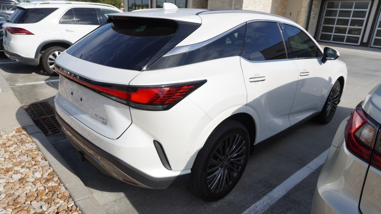 Used 2025 White Lexus RX 350 Luxury image 5