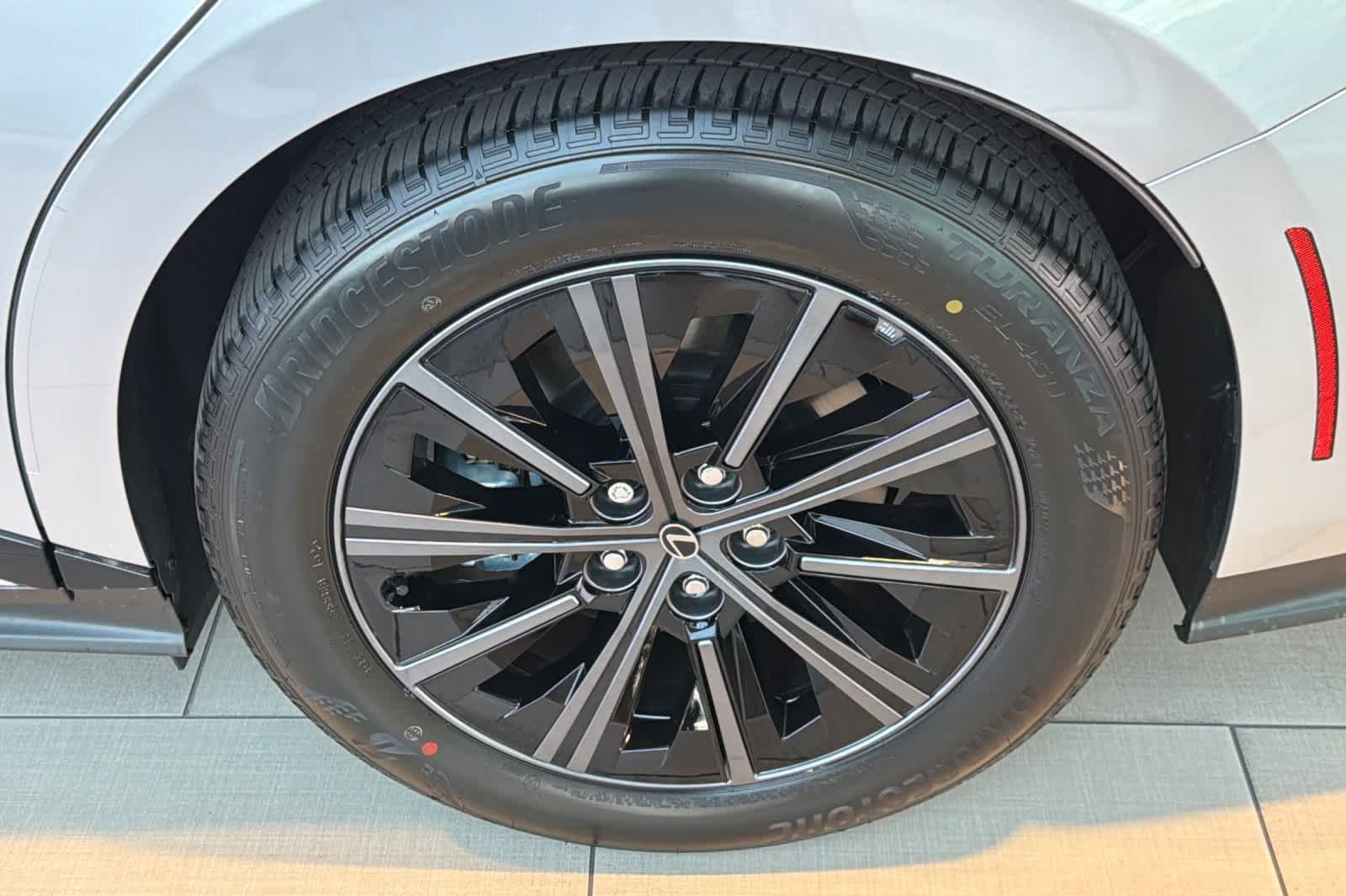 New 2026 Iridium Lexus ES 500e PREMIUM AWD image 26