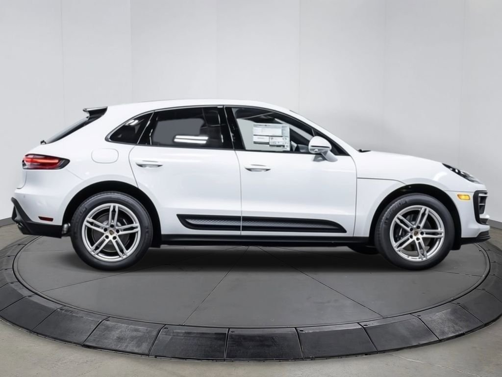 2025 Porsche Macan - Photo 8