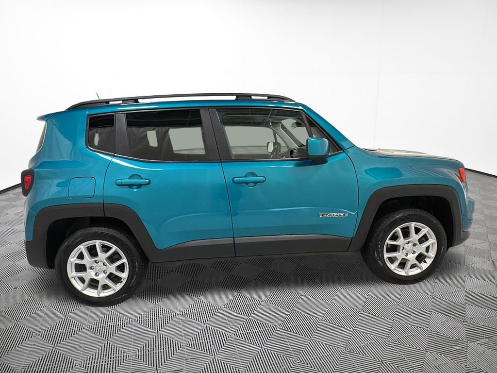Used 2019 Green Jeep Latitude image 5
