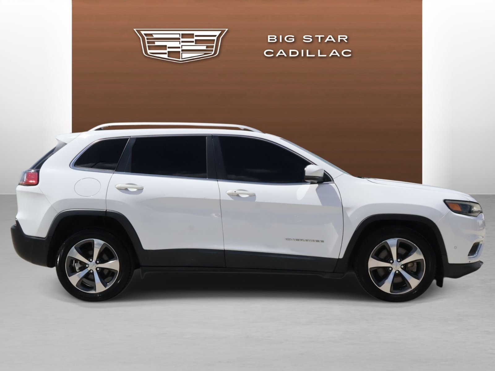 Used 2019 Bright White Clearcoat Jeep Limited image 5