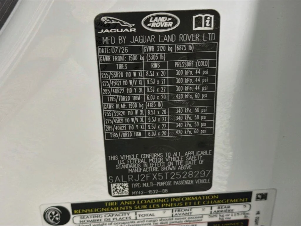 New 2026 Fuji White Land Rover S image 34