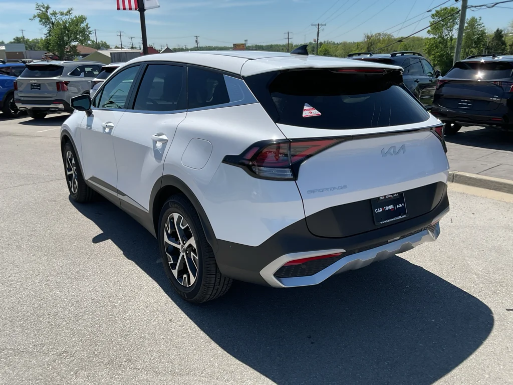 Used 2023 Glacial White Pearl Kia EX image 7