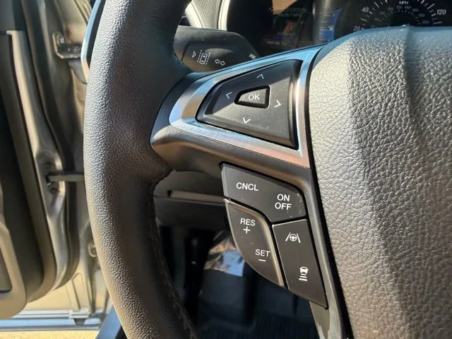 Used 2022 Black Ford SEL image 17