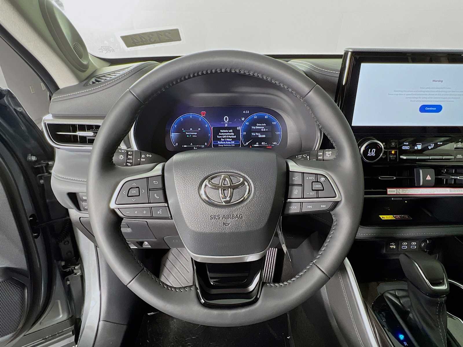 2026 Toyota Highlander — photo 8