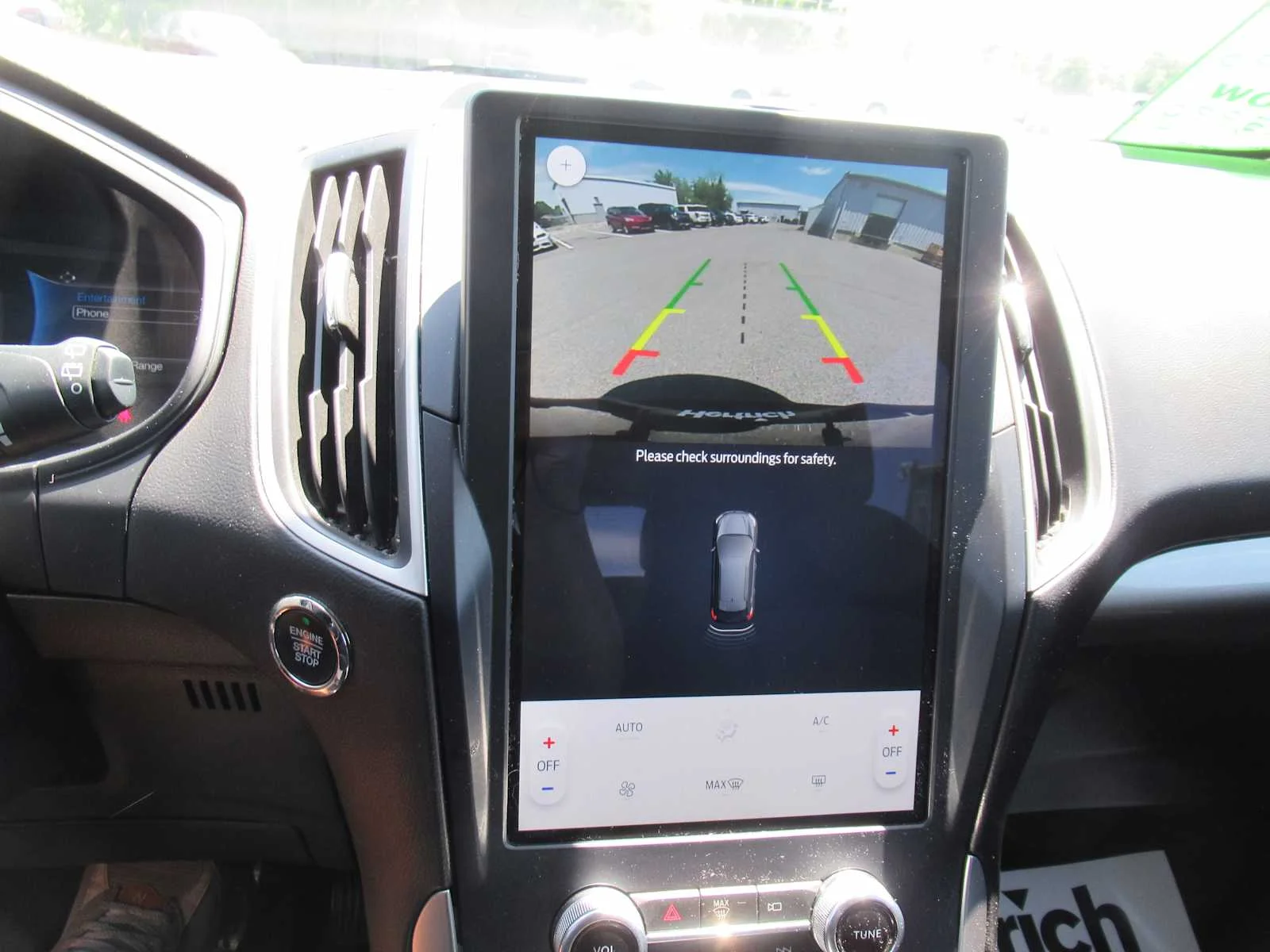 Used 2022 Agate Black Ford SE image 26