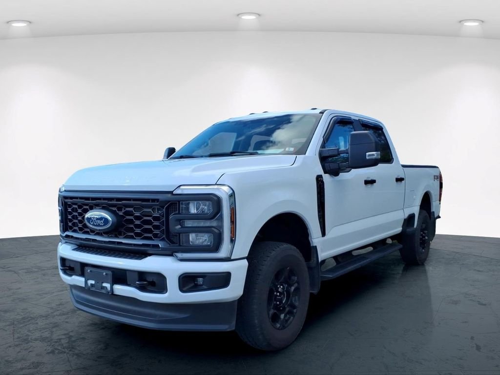 Used 2024 White Ford XL image 5