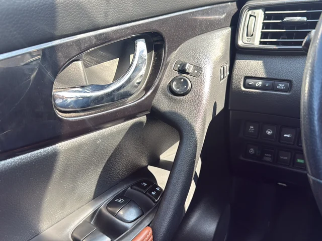 Used 2019 Black Nissan SL image 24