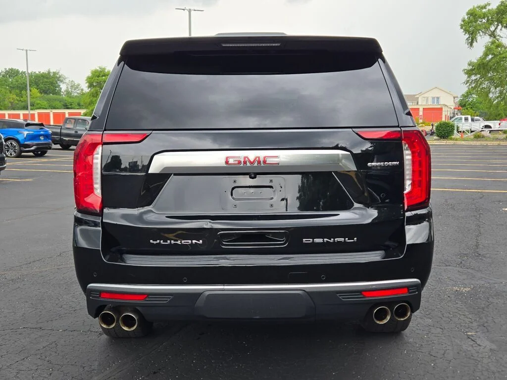 Used 2022  GMC Denali image 14