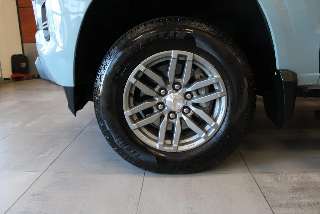 Used 2025 Metallic Chevrolet LT image 10