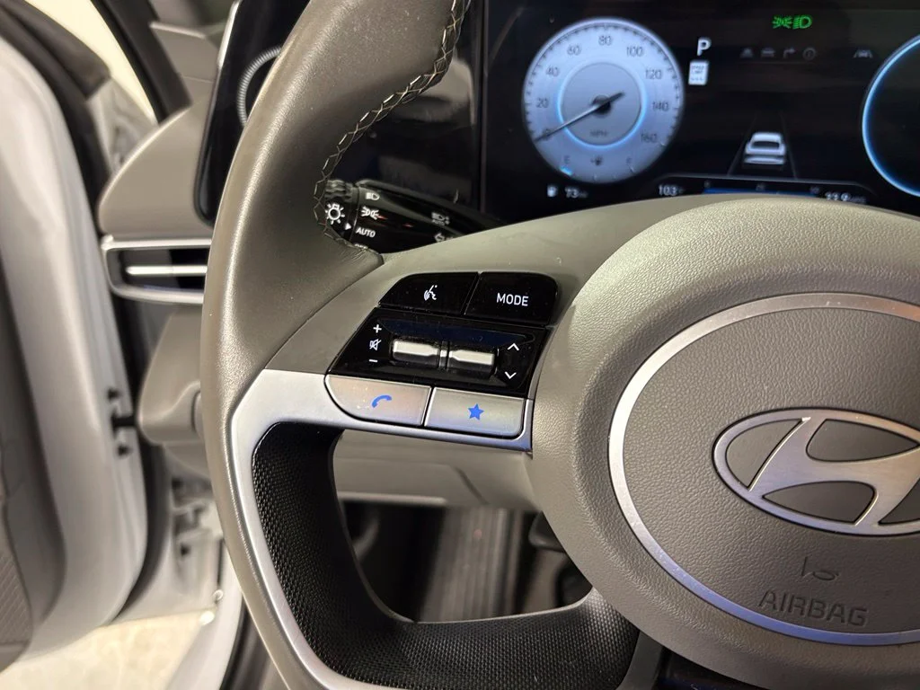 Used 2024 White Hyundai SEL image 21