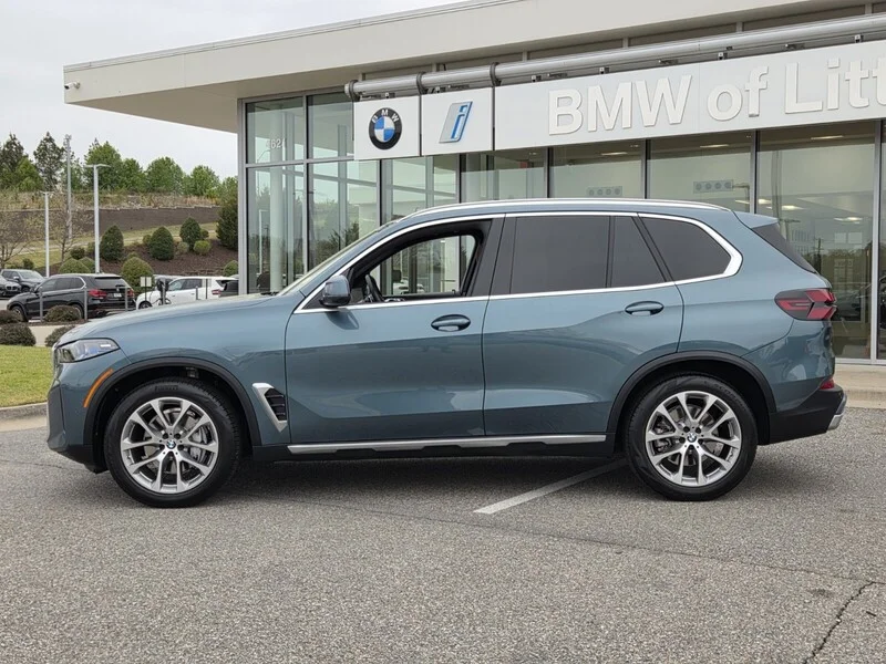 Used 2024 Blue BMW XDRIVE40I SPORTS ACTIVITY VEHICLE image 2