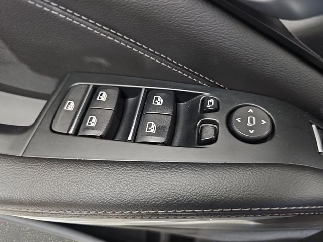 Used 2022 White BMW xDrive40i image 30