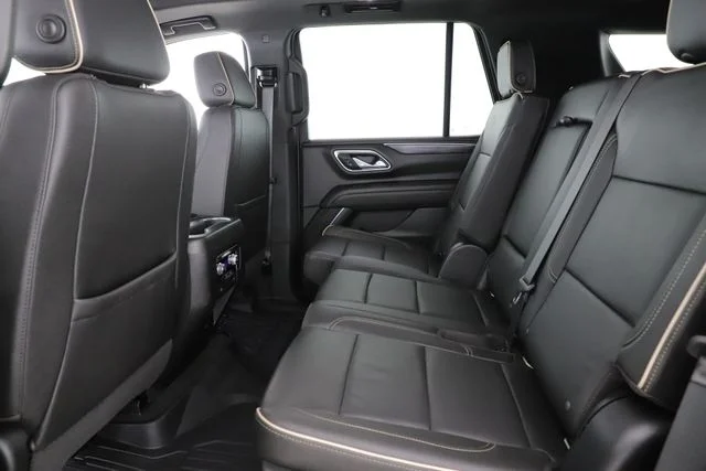 Used 2022 Black GMC SLT image 28