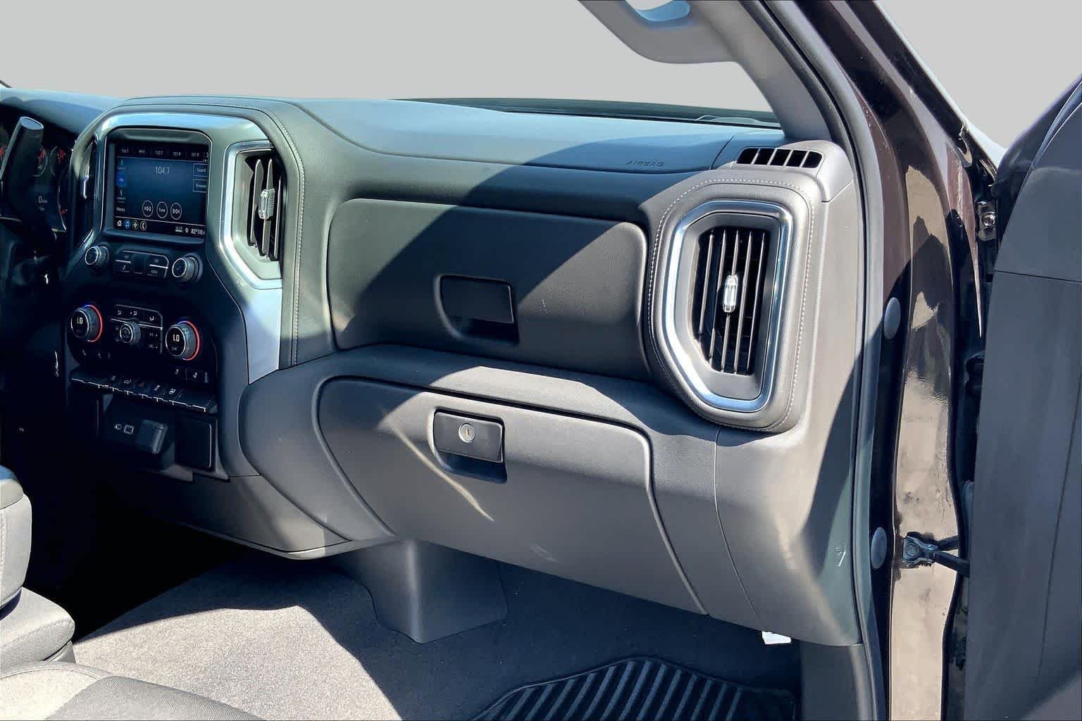Used 2020 HAVANA BROWN METALLIC Chevrolet LT image 19
