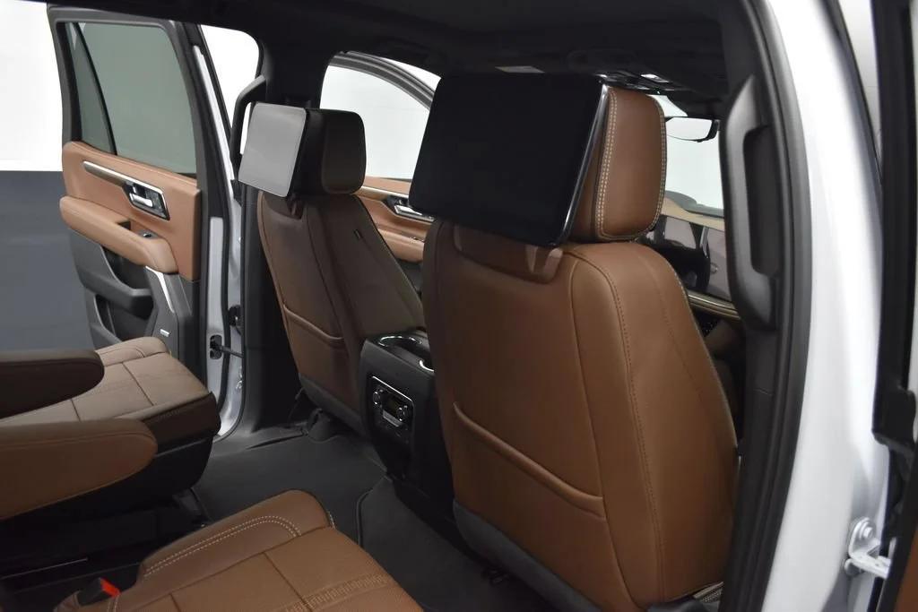 New 2026 Polar White Tricoat Chevrolet High Country image 23