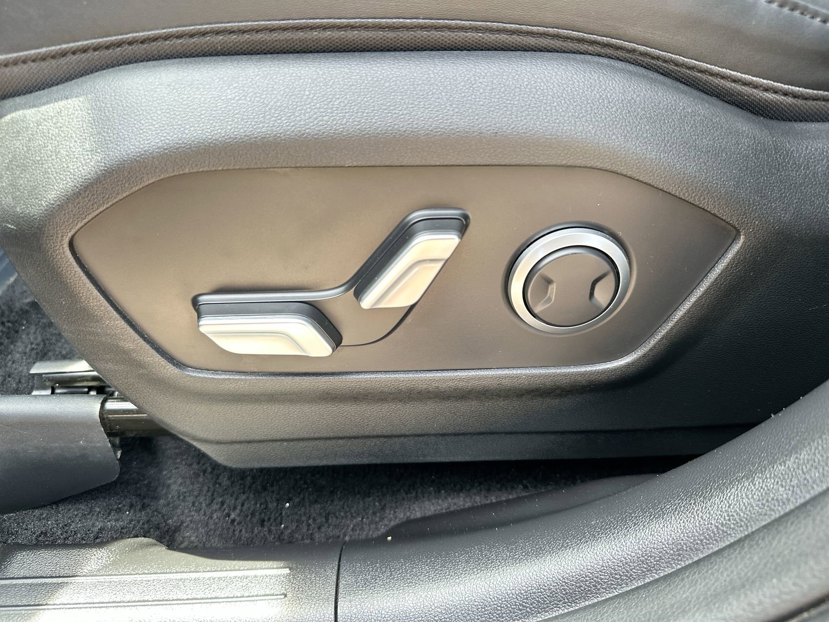 Used 2026 Atlantis Blue Hyundai SEL image 12
