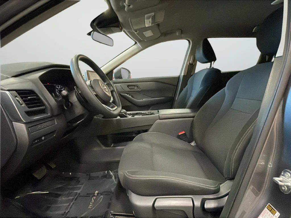 Used 2024 Gray Nissan S image 11