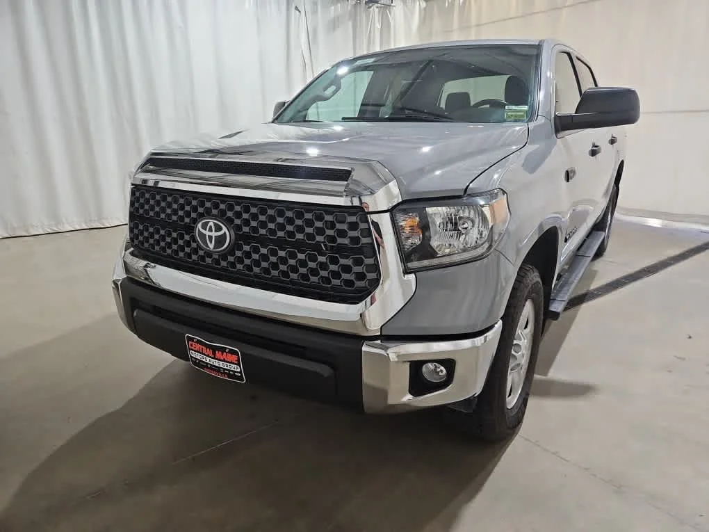 Used 2021 Cement Toyota SR5 image 1