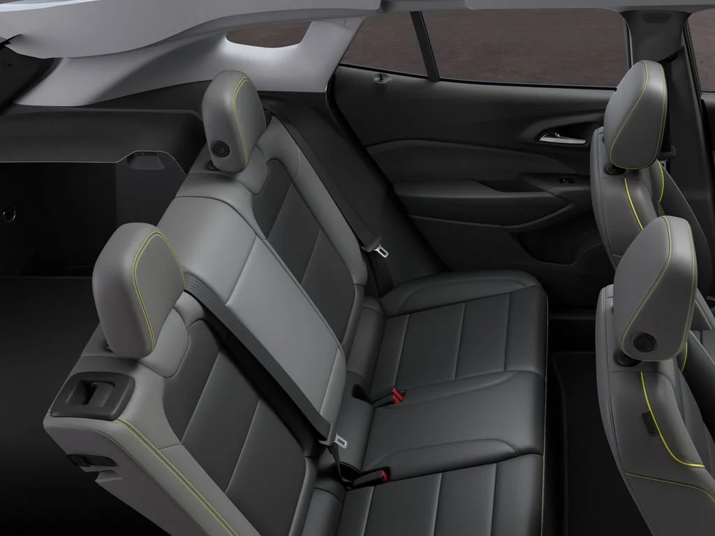 New 2026 Summit White Chevrolet ACTIV image 15