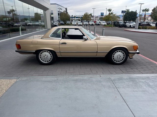 Used 1986 Beige Mercedes-Benz 560 SL image 4