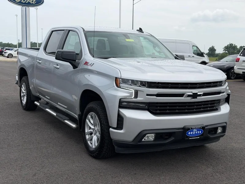 Certified Used 2021 Silver Ice Metallic Chevrolet RST image 3