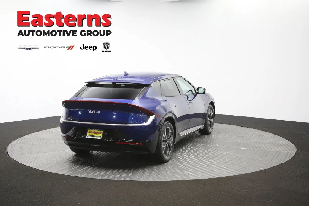 Used 2023 Blue Kia Wind image 41