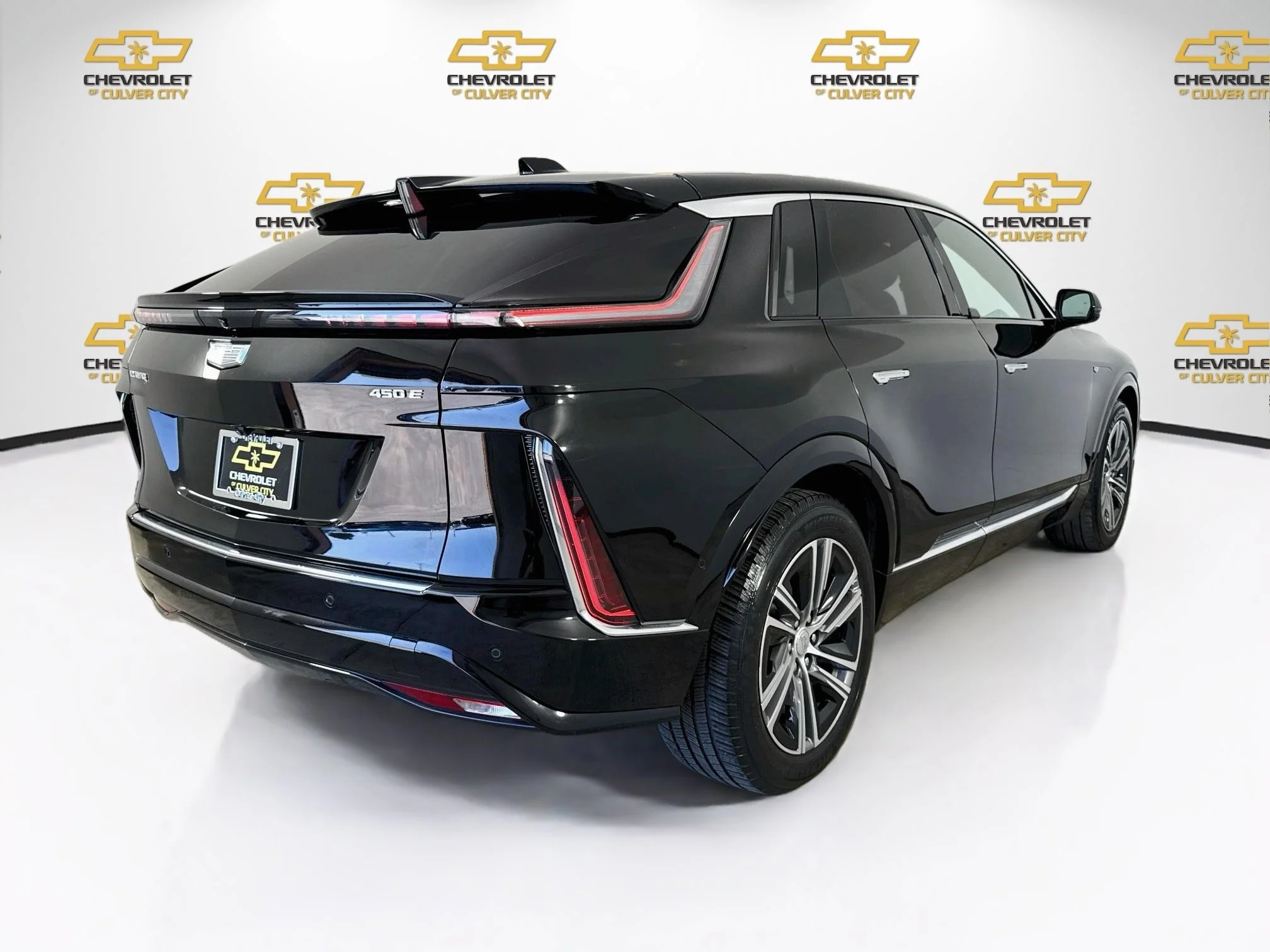 Used 2023 Stellar Black Metallic Cadillac Luxury image 8