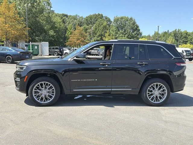 Used 2022 Black Jeep Summit image 10