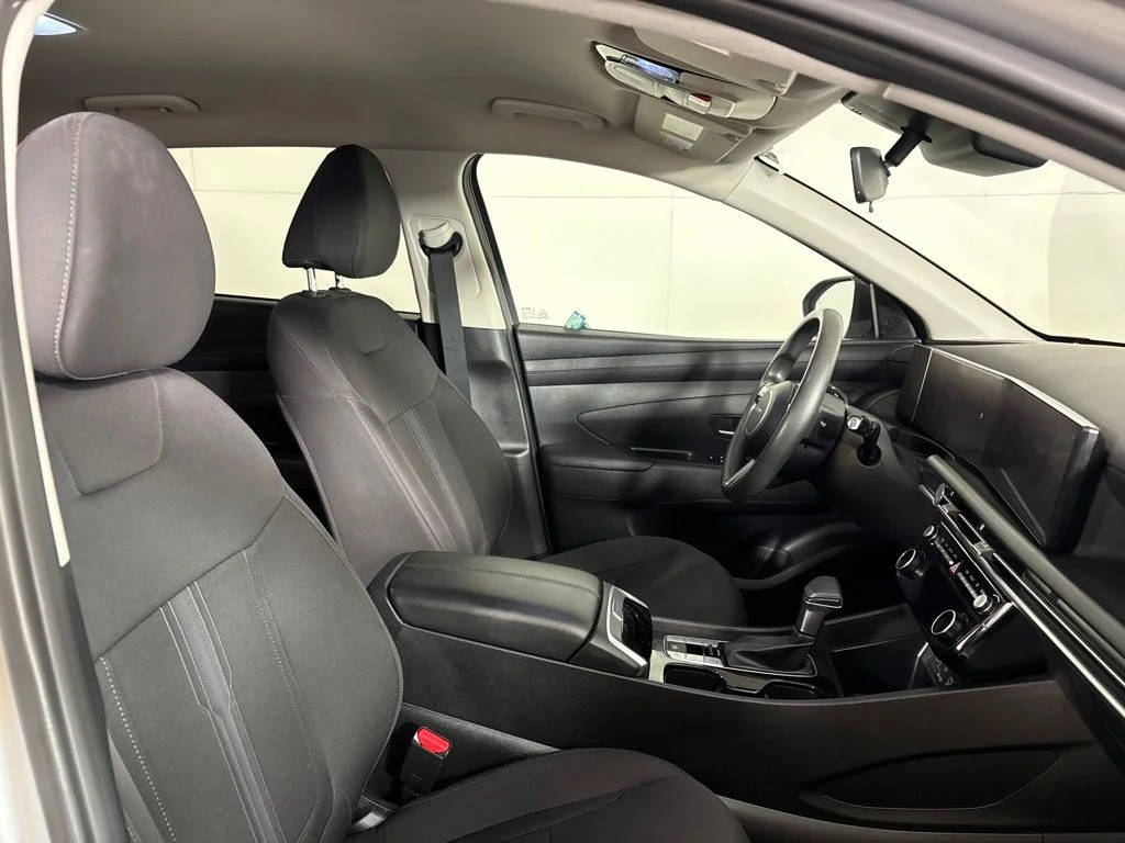 Used 2025 Silver Hyundai SEL image 21