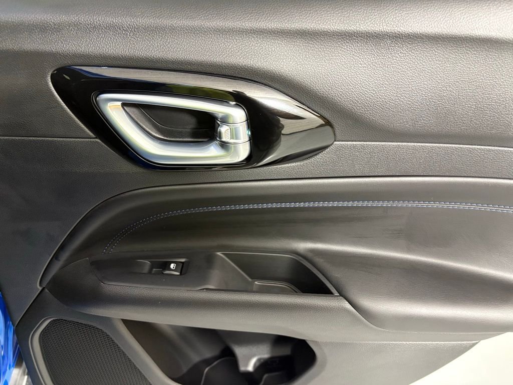 New 2026 Hydro Blue Pearlcoat Jeep Latitude image 12