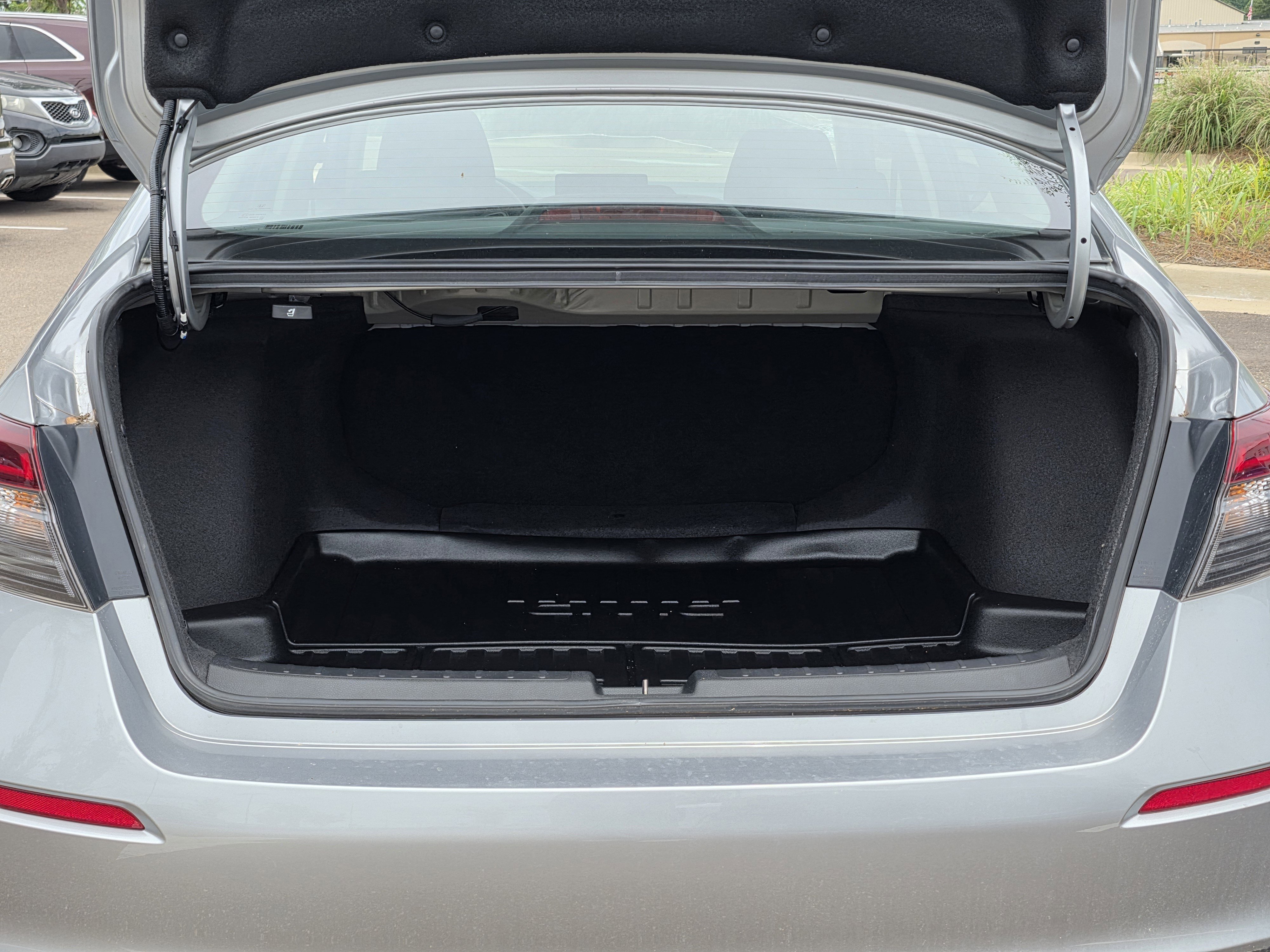 Used 2025 Solar Silver Metallic Honda LX image 25